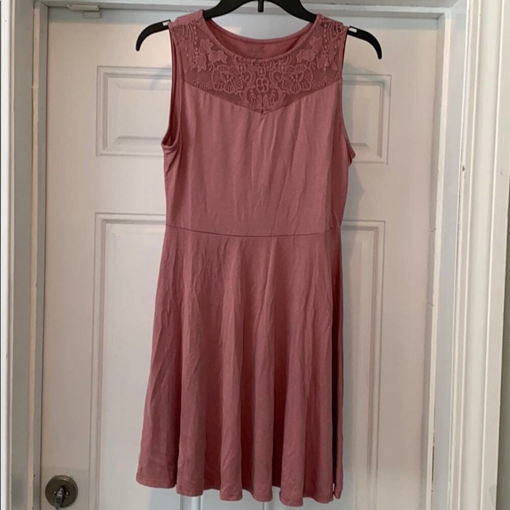 Alya Sleeveless Dress W/ Crochet Neck